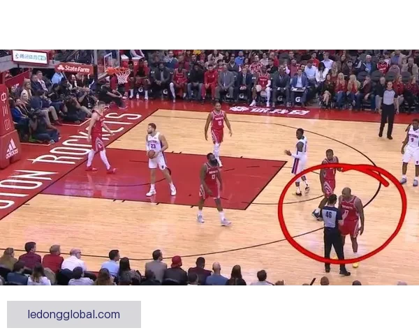 基德因不满判罚与裁判争执本赛季第二次被驱逐出场