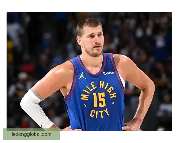 约基奇17分41秒完成三双刷新纪录位列NBA历史第五快